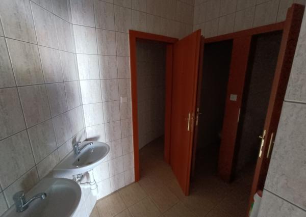 Administratívno-apartmánová budova