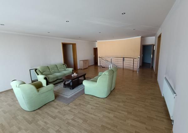 Administratívno-apartmánová budova