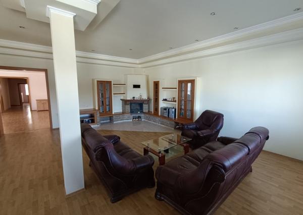 Administratívno-apartmánová budova