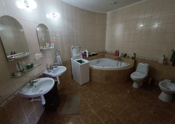 Administratívno-apartmánová budova