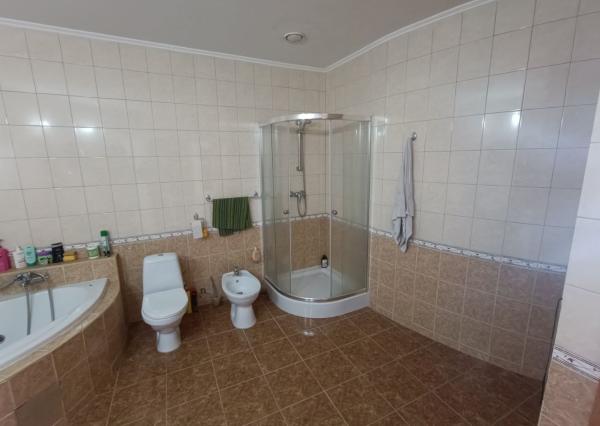 Administratívno-apartmánová budova