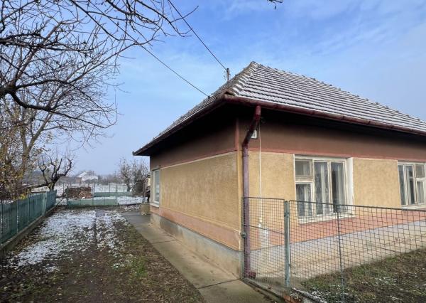 Predaj RD s krásnym pozemkom obec Semerovo / Nové Zámky.