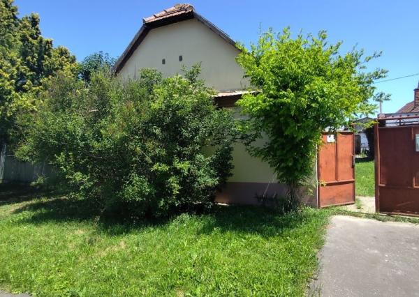 Ponúkam na predaj krásny pozemok vo výbornej lokalite.