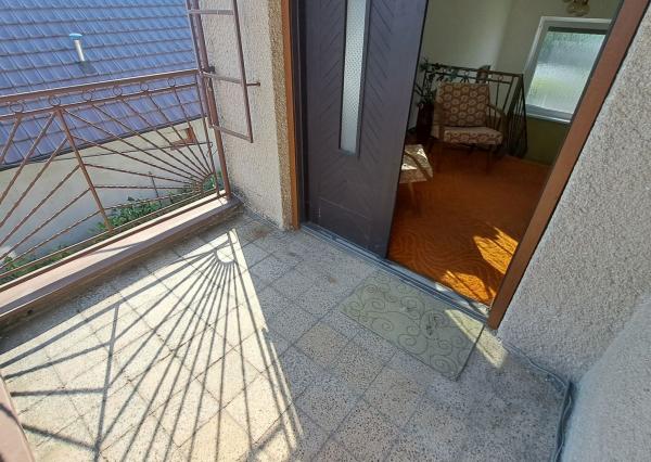 NEPREHLIADNITE! Na predaj 4 izbový rodinný dom v tichej časti obce