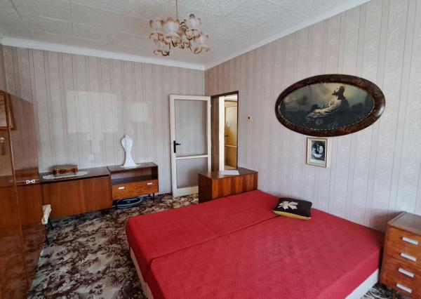 NEPREHLIADNITE! Na predaj 4 izbový rodinný dom v tichej časti obce