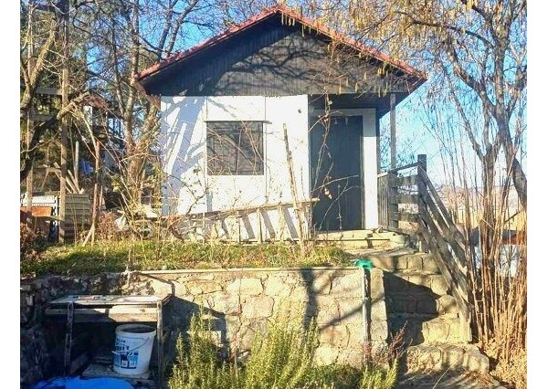 ZNÍŽENÉ !!! CHATKA SO ZÁHRADOU - PARTIZÁNSKE - NÁVOJOVCE