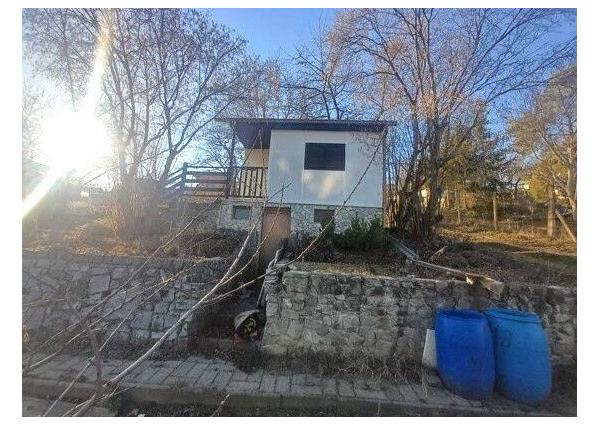 ZNÍŽENÉ !!! CHATKA SO ZÁHRADOU - PARTIZÁNSKE - NÁVOJOVCE