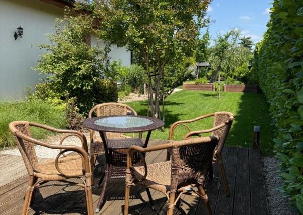 Štýlový 5-izbový bungalov s krásnou záhradou