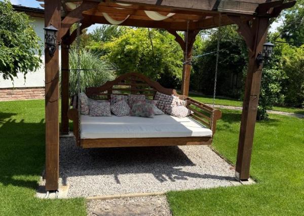 Štýlový 5-izbový bungalov s krásnou záhradou