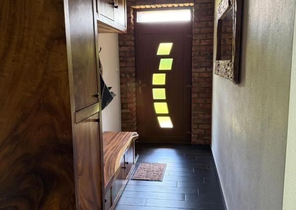 Štýlový 5-izbový bungalov s krásnou záhradou