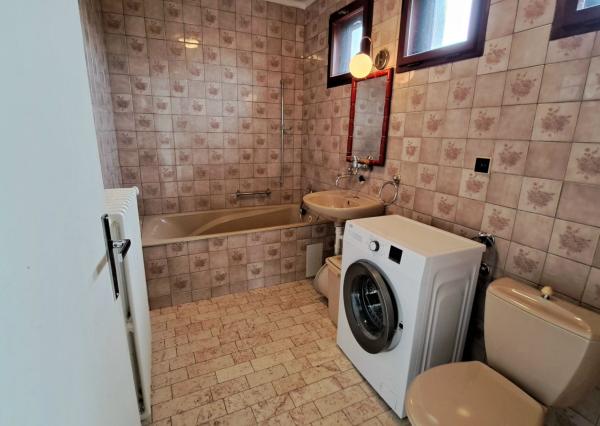 TOP PONUKA! Priestranný 7 izbový dom na predaj. IHNEĎ OBÝVATEĽNÝ