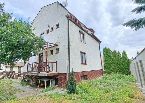 TOP PONUKA! Priestranný 7 izbový dom na predaj. IHNEĎ OBÝVATEĽNÝ