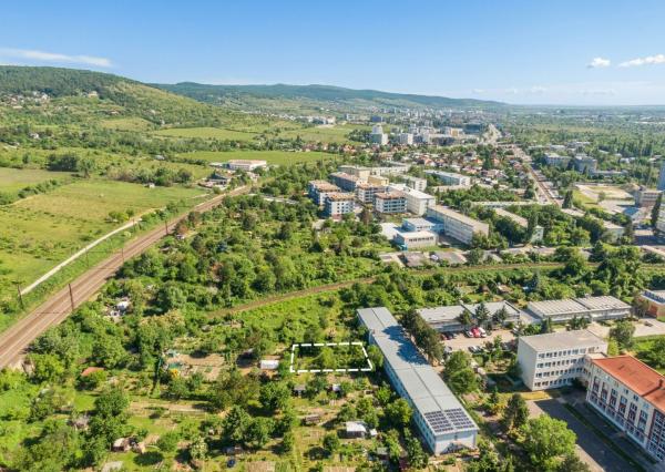VÝRAZNE ZNÍŽENÁ CENA _  Záhrada 700m2_Predaj_ Račianska
