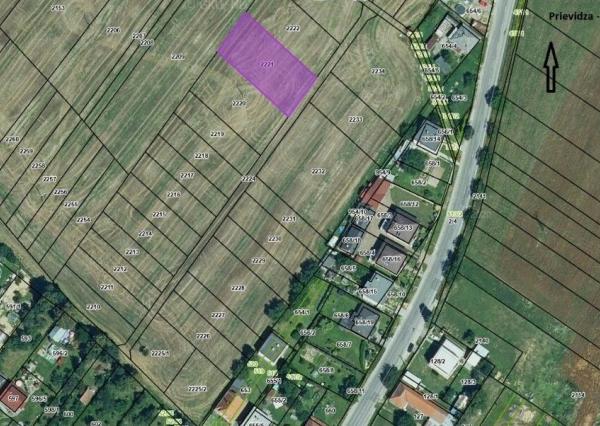 KRÁSNY POZEMOK S VÝHĽADOM NA BOJNICKÝ ZÁMOK