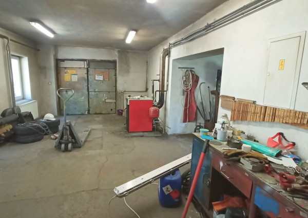 Viacúčelový objekt vhodný na podnikanie v obci Vyhne