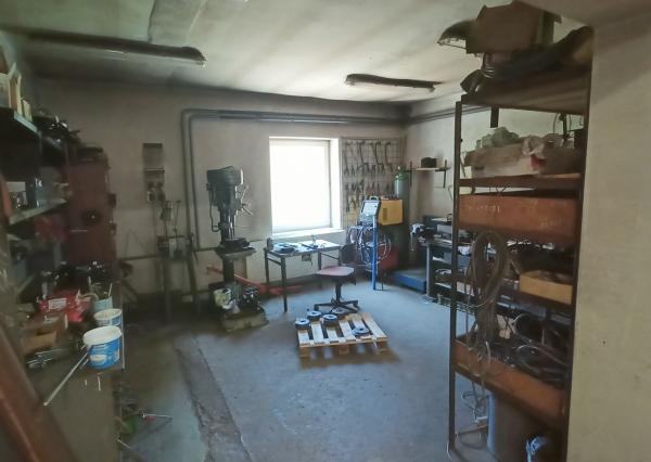 Viacúčelový objekt vhodný na podnikanie v obci Vyhne