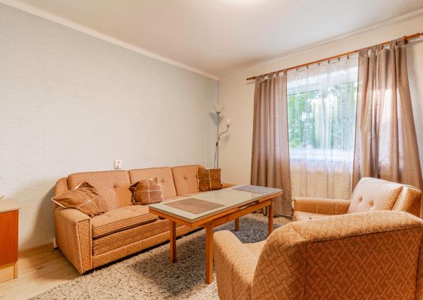 REZERVOVANÉ - Na predaj pekný dom so záhradou