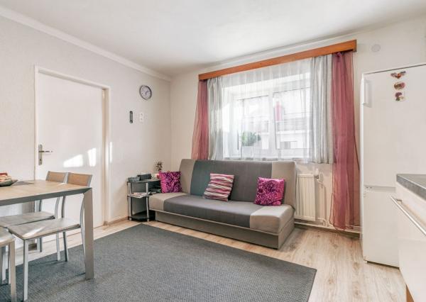 REZERVOVANÉ - Na predaj pekný dom so záhradou