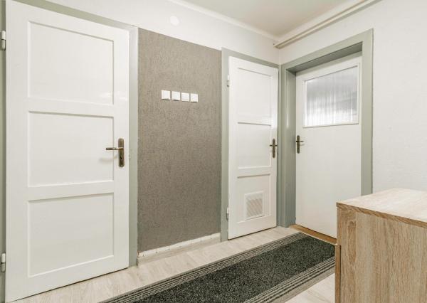 REZERVOVANÉ - Na predaj pekný dom so záhradou