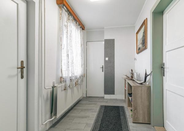 REZERVOVANÉ - Na predaj pekný dom so záhradou