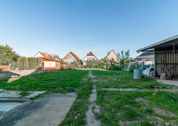 REZERVOVANÉ - Na predaj pekný dom so záhradou