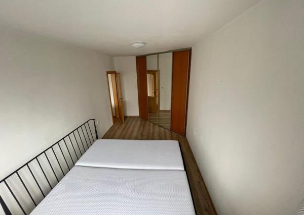 Na prenájom svetlý 2 izbový byt