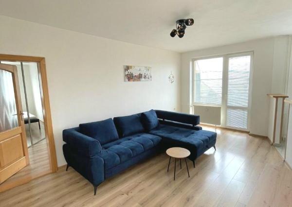 Na prenájom svetlý 2 izbový byt