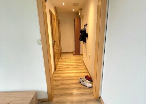 Na prenájom svetlý 2 izbový byt