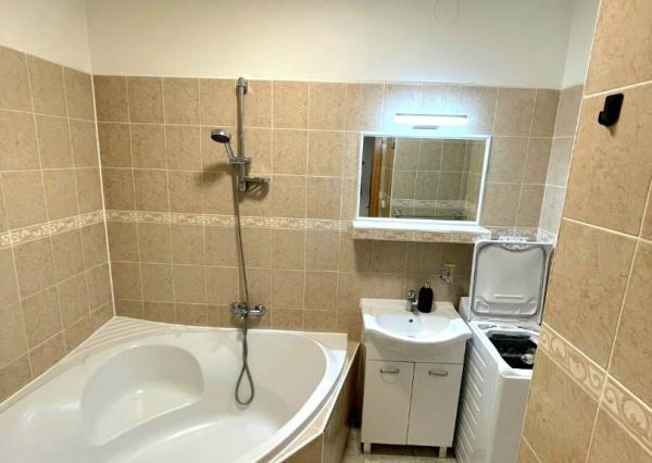 Na prenájom svetlý 2 izbový byt