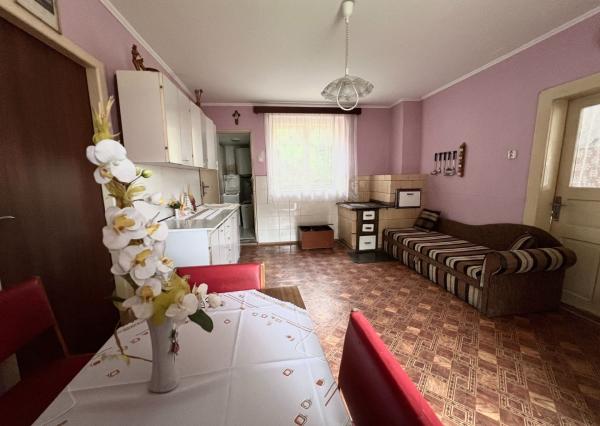 REZERVOVANÉ - RD - Chalupa pri potôčiku / Nová Baňa