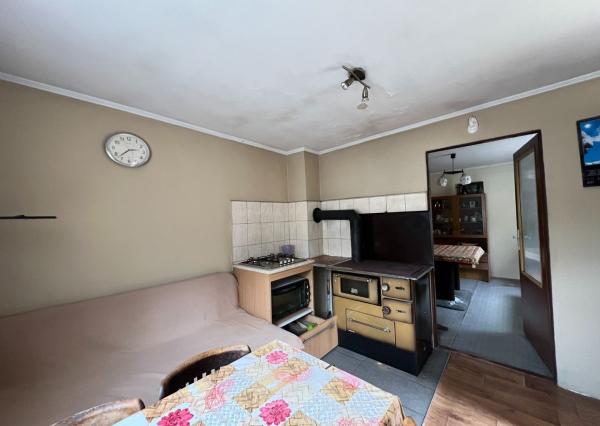 REZERVOVANÉ - RD - Chalupa pri potôčiku / Nová Baňa