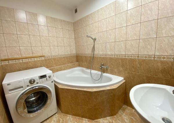 Predaj: Jedinečný 4-izbový byt 105 m², 2 balkóny, 2 kúpeľne, 3 pivnice – Považská Bystrica