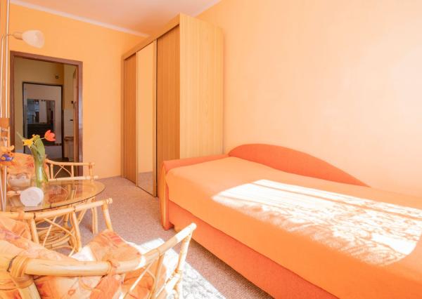 Čiastočne zrekonštruovaný dom vo výbornej lokalite s garážou