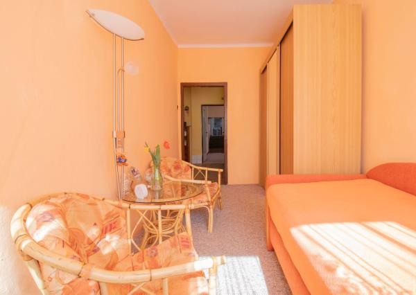 Čiastočne zrekonštruovaný dom vo výbornej lokalite s garážou