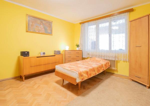 Čiastočne zrekonštruovaný dom vo výbornej lokalite s garážou