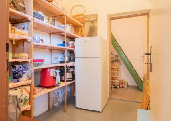 Čiastočne zrekonštruovaný dom vo výbornej lokalite s garážou