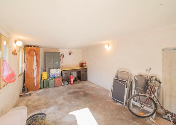 Čiastočne zrekonštruovaný dom vo výbornej lokalite s garážou