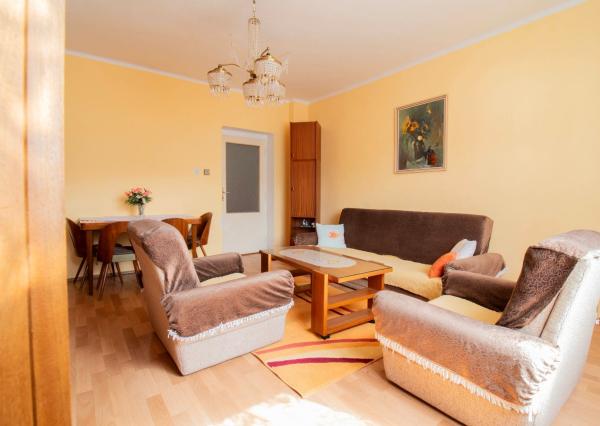 REZERVOVANÉ - Rodinný dom s rozľahlým slnečným pozemkom