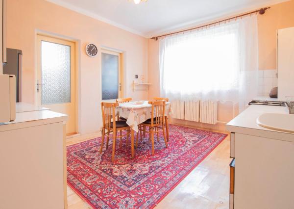 REZERVOVANÉ - Rodinný dom s rozľahlým slnečným pozemkom