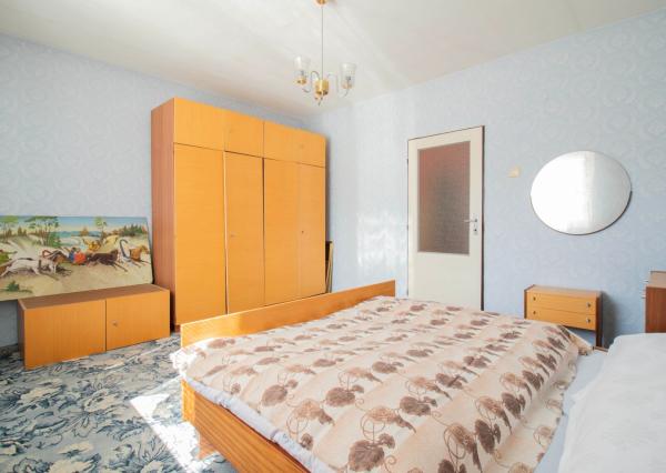 REZERVOVANÉ - Rodinný dom s rozľahlým slnečným pozemkom