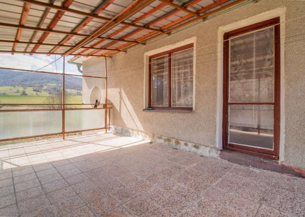 REZERVOVANÉ - Rodinný dom s rozľahlým slnečným pozemkom