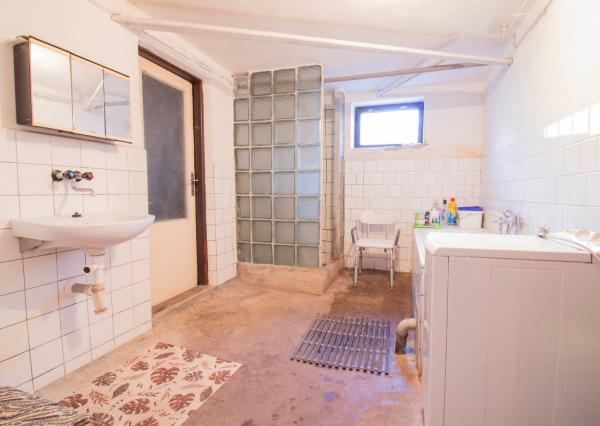 REZERVOVANÉ - Rodinný dom s rozľahlým slnečným pozemkom