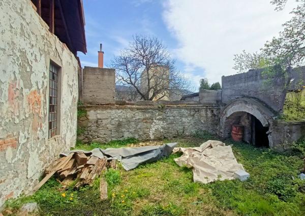 Nová cena! Rodinný dom v centre Žarnovice – ideálny aj na podnikateľské účely