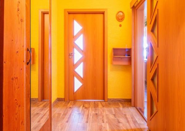 ZNÍŽENÉ !!! 3 IZBOVÝ BYT -V CENTRE- S VÝHĽADOM NA NÁMESTIE