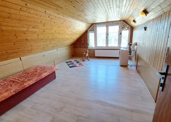 PREDANÉ! Slnečný 4-izbový dom na predaj