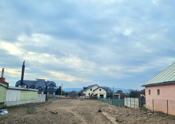 Na predaj pozemok v obci MILHOSTOV