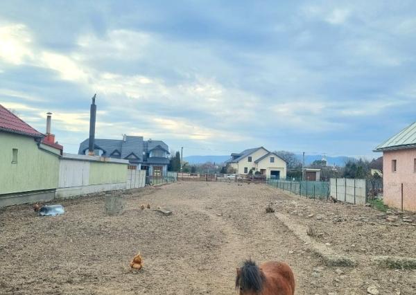 Na predaj pozemok v obci MILHOSTOV