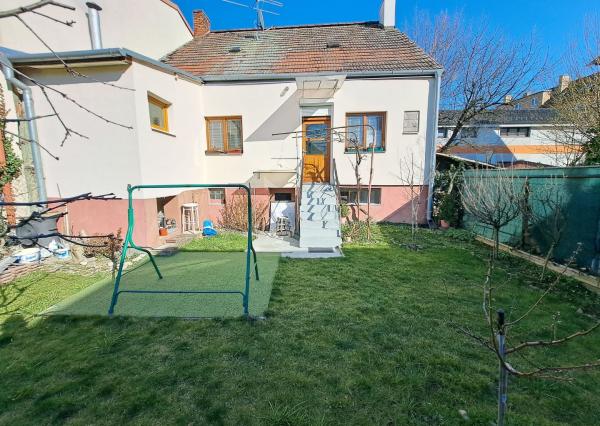 REZERVOVANÉ I Rodinný dom s veľkým potenciálom v centre Piešťan