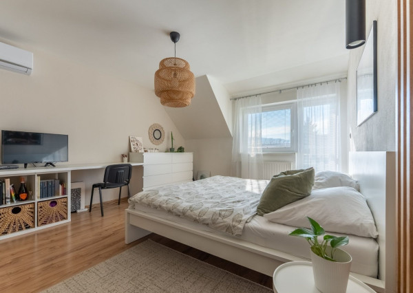 ZABEHNUTÝ RODINNÝ PENZIÓN vo vyhľadávanej lokalite Malých Karpát, VAŠA VÝHODNÁ INVESTÍCIA DO BUDÚCNOSTI