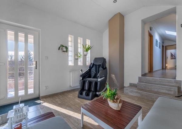 ZABEHNUTÝ RODINNÝ PENZIÓN vo vyhľadávanej lokalite Malých Karpát, VAŠA VÝHODNÁ INVESTÍCIA DO BUDÚCNOSTI